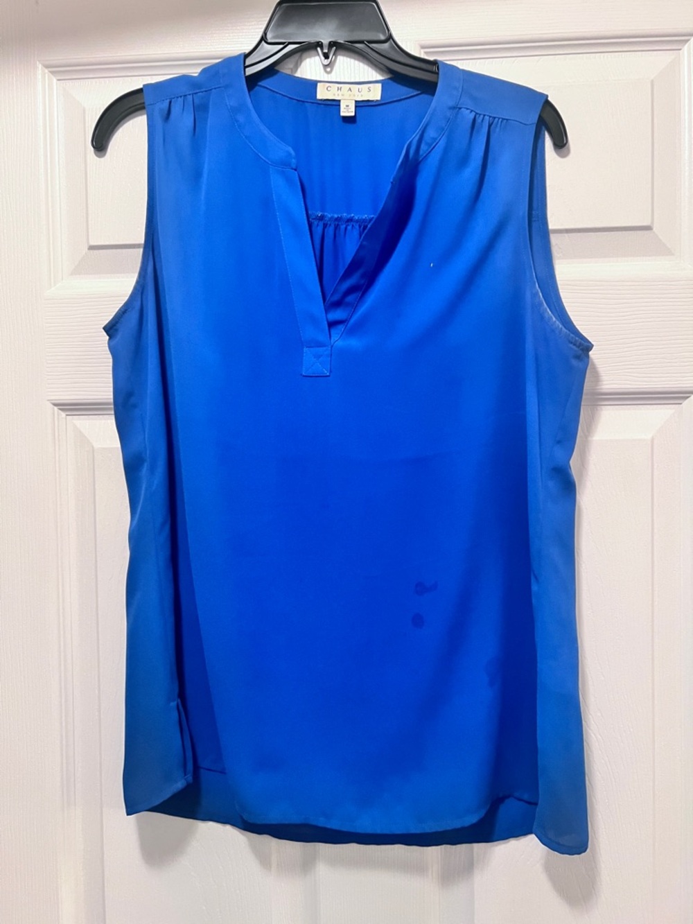 Chaus Sleeveless Split-Neck Shell Top in Cobalt Blue